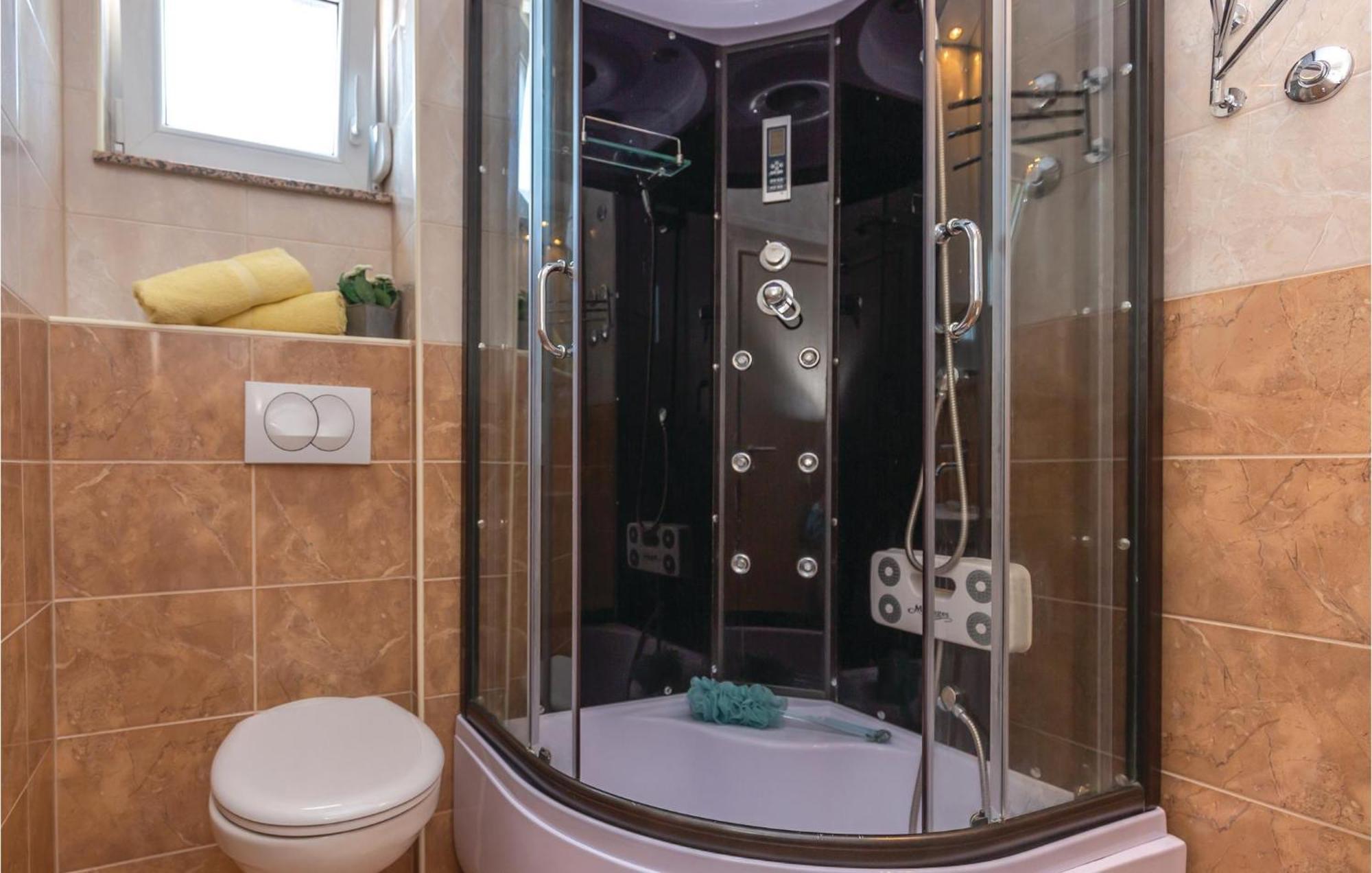 Nice Studio In Krvavica With Kitchen Exterior foto