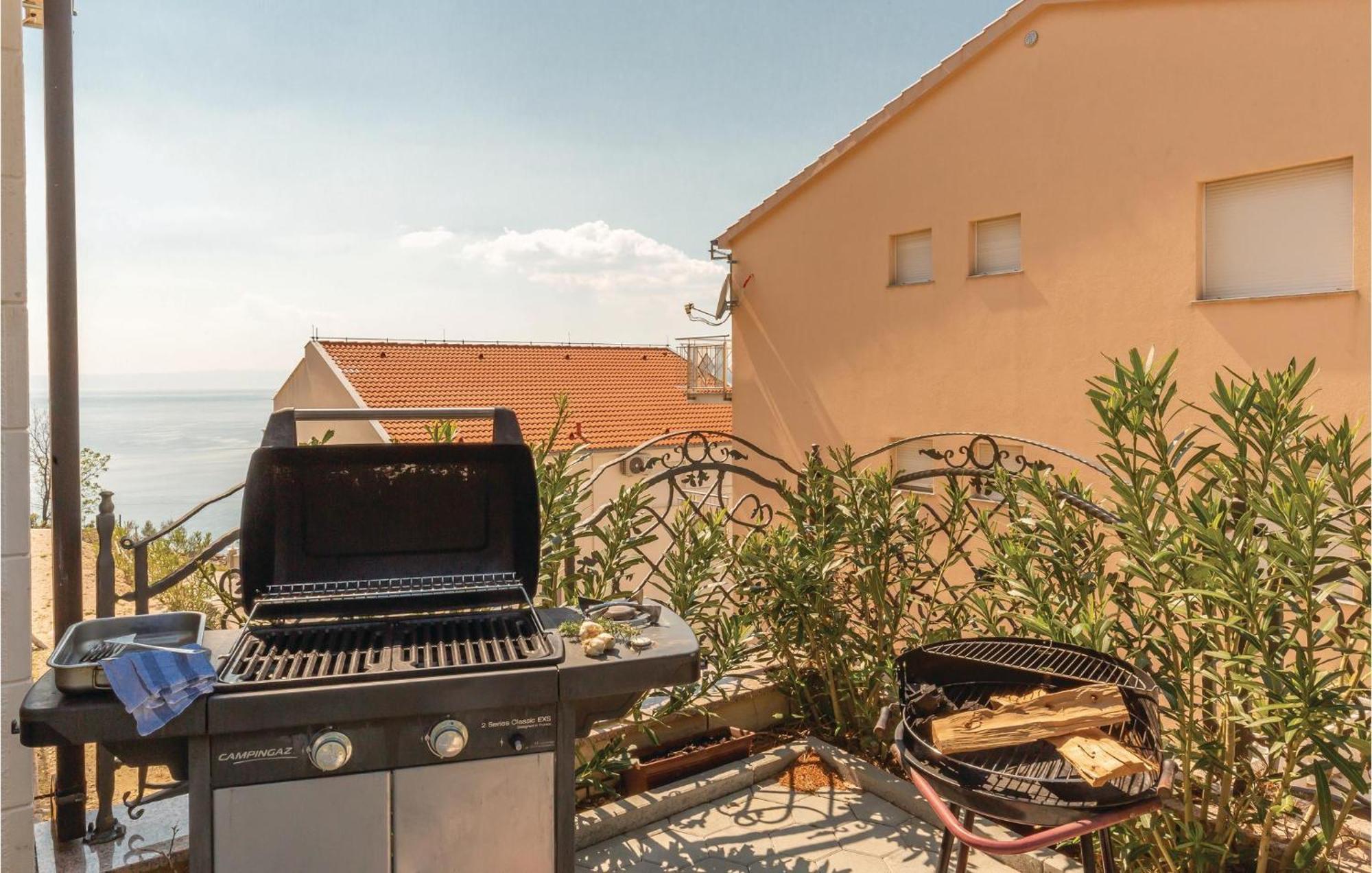 Nice Studio In Krvavica With Kitchen Exterior foto